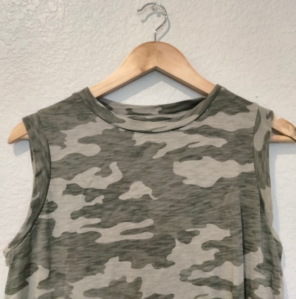 Universal Thread Green Camouflage sleeveless dress - Picture 4 of 6